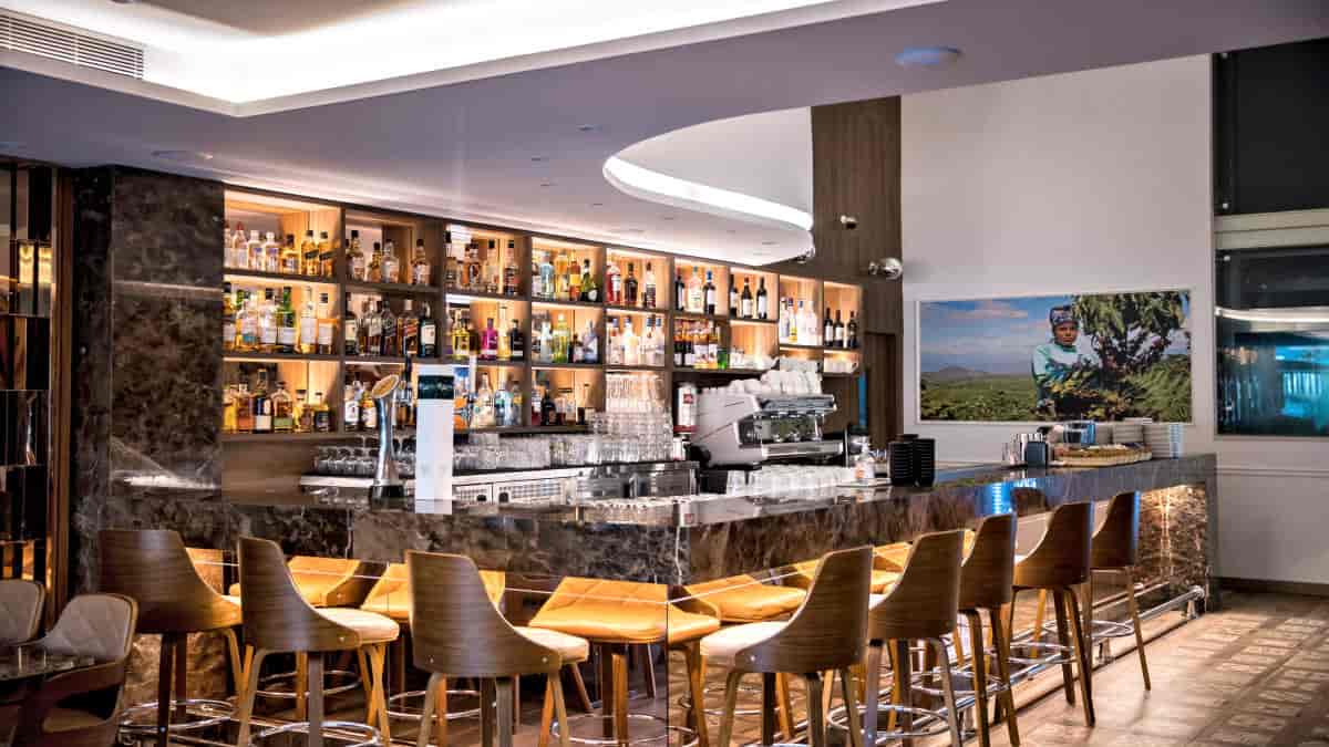 Leonardo Hotels & Resorts Mediterranean - 1030 - Bar in Leonardo Boutique Hotel Larnaca